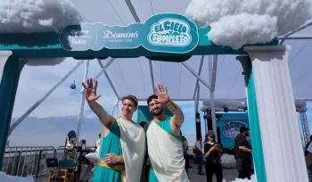 Dominó celebró el Mes del Completo con una experiencia única en las alturas