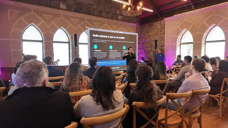 Salon Tudor reunio a lideres del retail digital